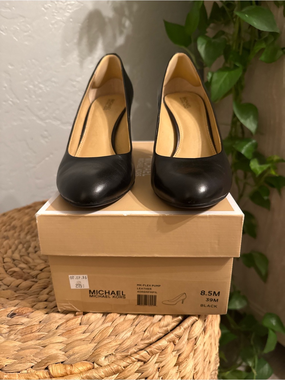 Michael Kors Black Leather Classic Pumps